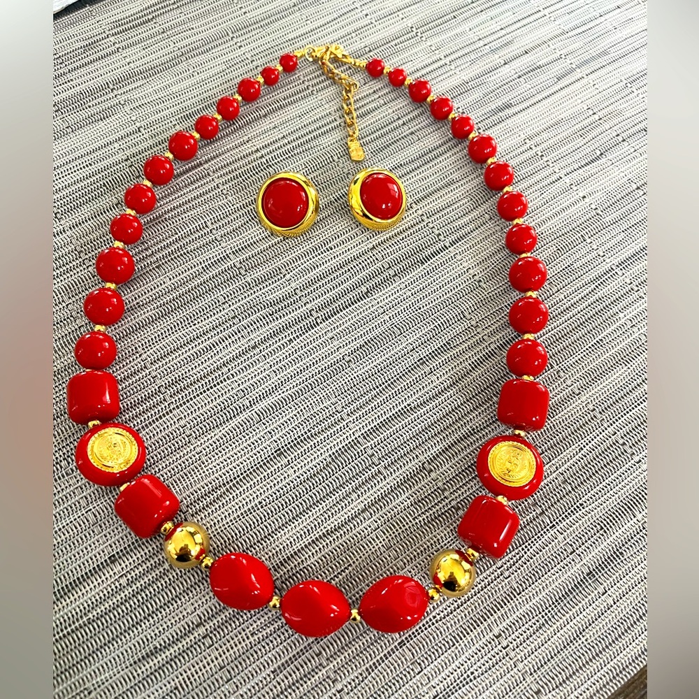 Set 2p Vintage Red Liz Claiborne ( great collection) EXCELLENT CONDITION